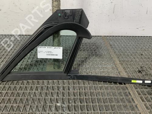 Vidro triangular frente esquerdo PEUGEOT 208 I (CA_, CC_) 1.6 HDi (92 hp) 33204268