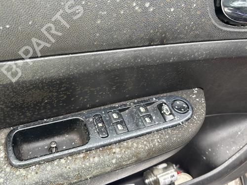 Fuse box PEUGEOT 307 Break (3E) 1.6 HDi 110 | BP34477504E1 - Image 19