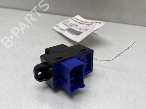 right-front-window-switch-kia-rio-iii-ub-2011-2012-2013-2014-2015-2016-2017-30576269 main image