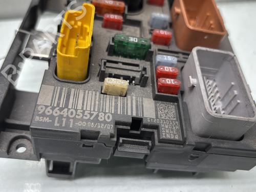 Fuse box PEUGEOT 307 Break (3E) 1.6 HDi 110 | BP29841615E1