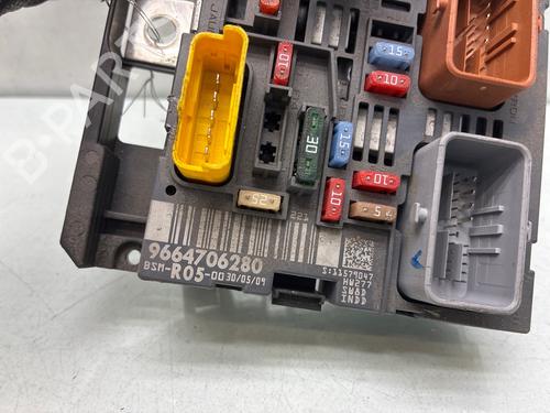 Fuse box CITROËN C4 I (LC_) 1.6 VTi 120 | BP37525174E1 - Image 3