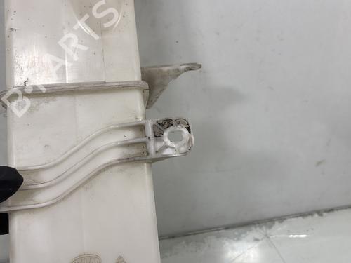 windscreen-washer-tank-hyundai-ix20-jc-2010-2011-2012-2013-2014-2015-2016-2017-2018-2019-23767583 main image