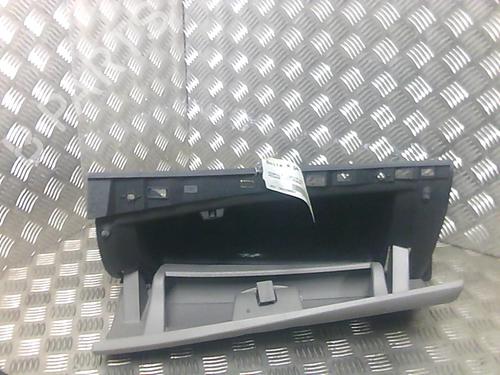 Used Glove box RENAULT MEGANE III Hatchback (BZ0/1_, B3_) 1.5 dCi (86 hp) 20016900