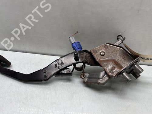 koblingspedal RENAULT CLIO III (BR0/1, CR0/1) 1.5 dCi (C/BR0G, C/BR1G) (68 hp) 29508121