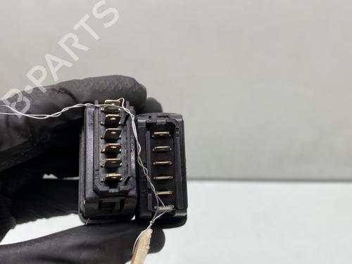 Used Right front window switch Right front window switch RENAULT KANGOO (KC0/1_) D 65 1.9 (KC0E, KC02, KC0J, KC0N) (64 hp) 30887970 30887970