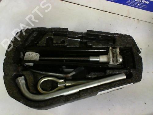 Used Jack Kit SEAT IBIZA IV SC (6J1, 6P5) 1.4 TDI (80 hp) 19987065