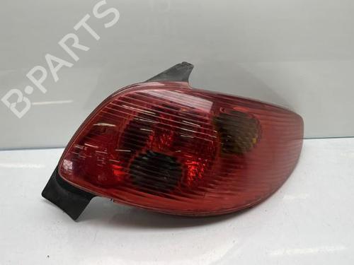 Rückleuchte Rechts für PEUGEOT 206 Hatchback (2A/C) 1.1 i (60 hp) 21822455