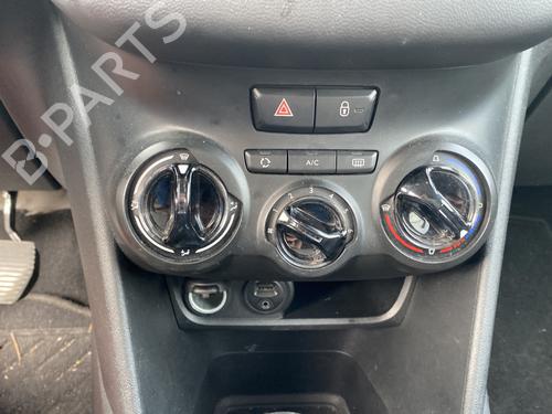 Right headlight PEUGEOT 208 I (CA_, CC_) 1.2 VTI 82 | BP31906140C29