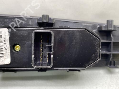Right front window switch KIA SPORTAGE III (SL) 2.0 CRDi AWD | BP29574609I26 