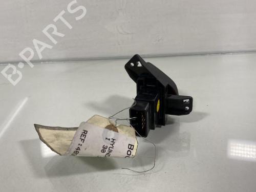 Used Warning switch HYUNDAI i30 Estate (FD) 1.6 CRDi (116 hp) 20013632
