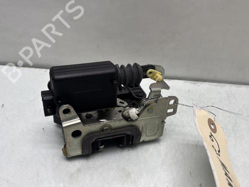 front-right-lock-dacia-duster-hs_-2010-2011-2012-2013-2014-2015-2016-2017-2018-29961954 main image