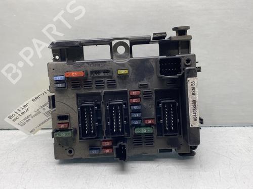 Used Fuse box CITROËN XSARA (N1) 1.6 16V (109 hp) 26318952
