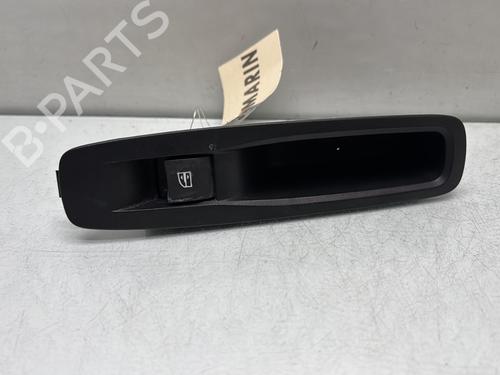 Højre bagtil elrude kontakt RENAULT MEGANE IV Hatchback (B9A/M/N_) 1.2 TCe 130 (B9MR) (130 hp) 29574667