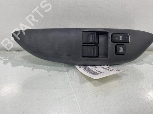 Used Left front window switch TOYOTA YARIS (_P1_) 1.4 D-4D (NLP10_, NLP10R) (75 hp) 30791577