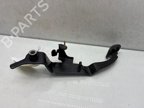 clutch-pedal-renault-scenic-ii-jm01_-2003-2004-2005-2006-2007-2008-2009-2010-37498217 main image