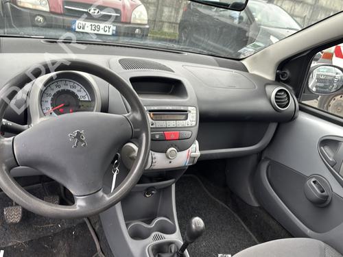 Left taillight PEUGEOT 107 (PM_, PN_) 1.0 | BP32125969C34 