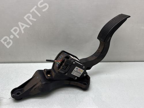 Used Pedal HYUNDAI SANTA FÉ II (CM) 2.2 CRDi GLS 4x4 (150 hp) 32524269