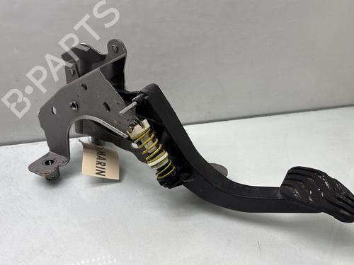 Used Clutch pedal Clutch pedal RENAULT MEGANE IV Hatchback (B9A/M/N_) 1.2 TCe 130 (B9MR) (130 hp) 29866827 29866827