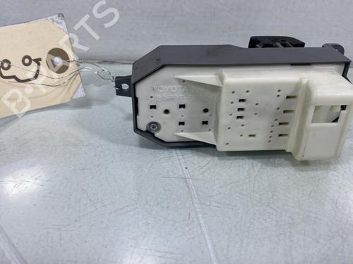 Used Left front window switch Left front window switch TOYOTA YARIS (_P9_) 1.4 D-4D (NLP90_, NLP90R) (90 hp) 30791566 30791566