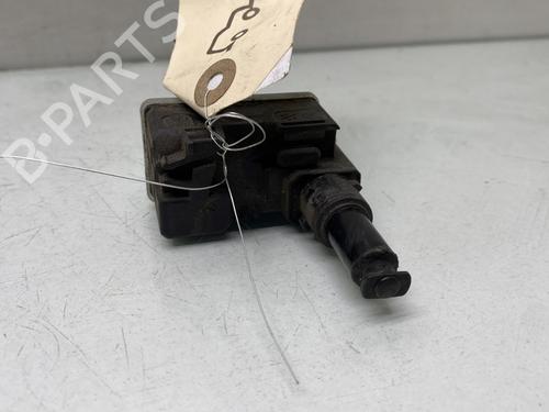 Used Fuel door actuator PEUGEOT 208 II (UB_, UP_, UW_, UJ_) 1.2 PureTech 100 (101 hp) 31587117