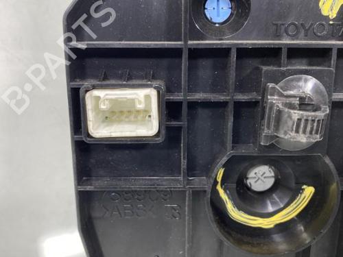 Used Climate control Climate control 21950536 21950536