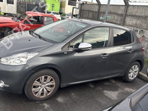 Right headlight PEUGEOT 208 I (CA_, CC_) 1.2 VTI 82 | BP31906140C29