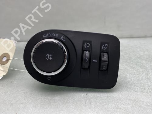 headlight-switch-opel-corsa-f-p2jo-2019-26212138 main image