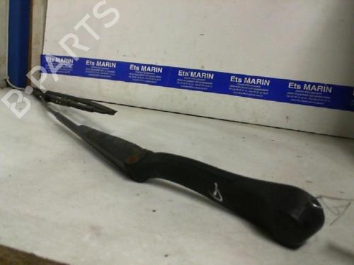 Used Front windshield wiper arm RENAULT LAGUNA I (B56_, 556_) 2.2 dT (B569) (113 hp) 20035799