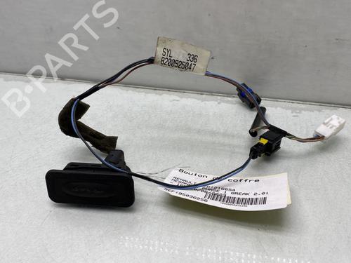 Used Switch RENAULT MEGANE II Estate (KM0/1_) 2.0 (135 hp) 20855360