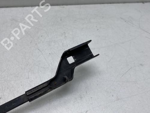 front-windshield-wiper-arm-bmw-2-active-tourer-f45-2013-2014-2015-2016-2017-2018-2019-2020-2021-26319328 main image