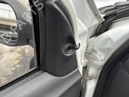 Venstre foran invendig håndtak RENAULT CLIO II (BB_, CB_) 1.2 (BB0A, BB0F, BB10, BB1K, BB28, BB2D, BB2H, CB0A,... | BP28705149I13 