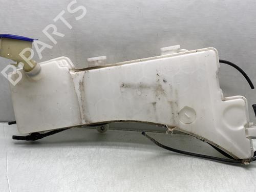 Used Windscreen washer tank PEUGEOT 3008 II SUV (MC_, MR_, MJ_, M4_) 1.2 THP/ PureTech 130 (MRHNSM, MRHNSU, MRHNSJ, MRHNYW,... (131 hp) 23769613
