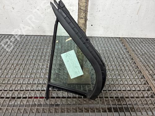 Used Front left quarter glass Front left quarter glass 37028843 37028843