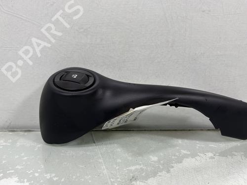 Used Right front window switch RENAULT CLIO III (BR0/1, CR0/1) 1.2 16V (BR02, BR0J, BR11, CR02, CR0J, CR11) (75 hp) 30791644