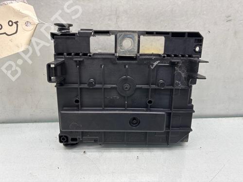 Used Fuse box Fuse box 37997905 37997905