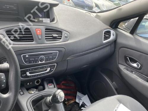 Fuse box RENAULT SCÉNIC III (JZ0/1_) 1.5 dCi | BP19967708E1 