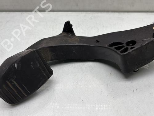 Used Clutch pedal PEUGEOT 308 I (4A_, 4C_) 1.6 HDi (109 hp) 28824748