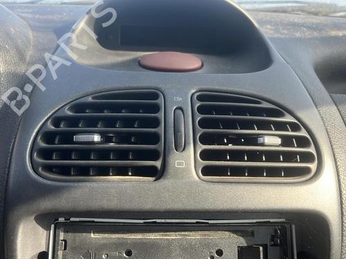 Left taillight PEUGEOT 206 CC (2D) 1.6 16V (2DNFUF, 2DNFUR) | BP25446682C34 