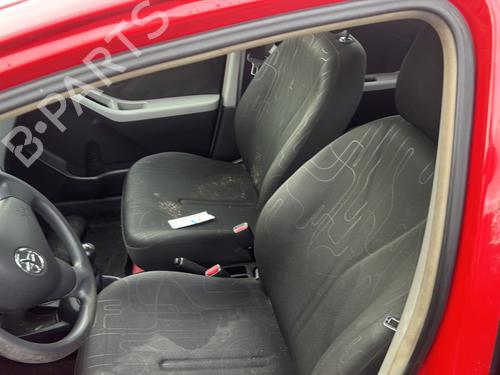 Seat buckle TOYOTA YARIS (_P9_) 1.0 VVT-i (KSP90_, KSP90R) | BP30878604I32 