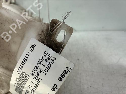 Used Windscreen washer tank Windscreen washer tank 32379114 32379114