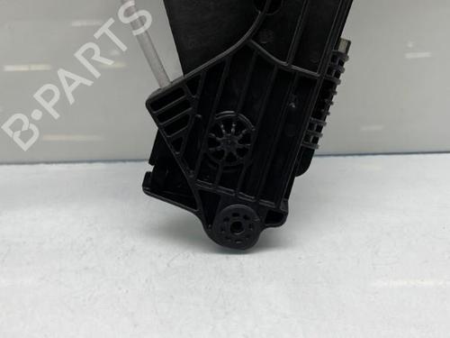 Elevador vidro frente direito Elevador vidro frente direito PEUGEOT 2008 II (UD_, US_, UY_, UJ_, UR_, UC_) 1.2 PureTech 130 (USHNS, URHNS) (130 hp) 19959242 19959242
