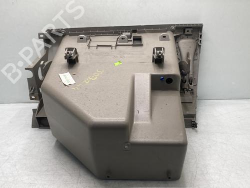 Used Glove box Glove box RENAULT MEGANE II (BM0/1_, CM0/1_) 1.6 16V (BM0C, CM0C) (113 hp) 32682213 32682213