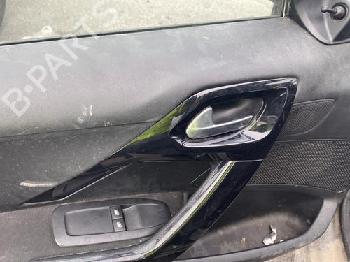 Right front window switch PEUGEOT 208 I (CA_, CC_) 1.2 VTI 82 | BP28672532I26 