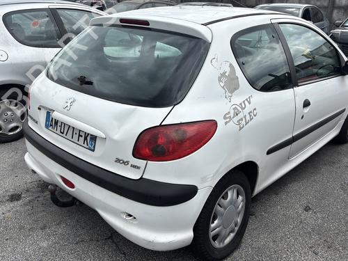 Left headlight PEUGEOT 206 Hatchback (2A/C) 1.4 HDi eco 70 | BP31175977C28 