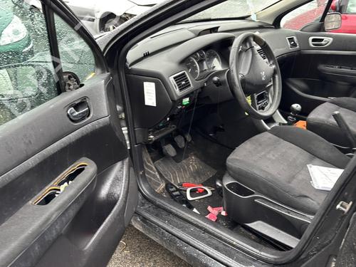 Fuse box PEUGEOT 307 Break (3E) 2.0 HDi 135 | BP22314674E1 