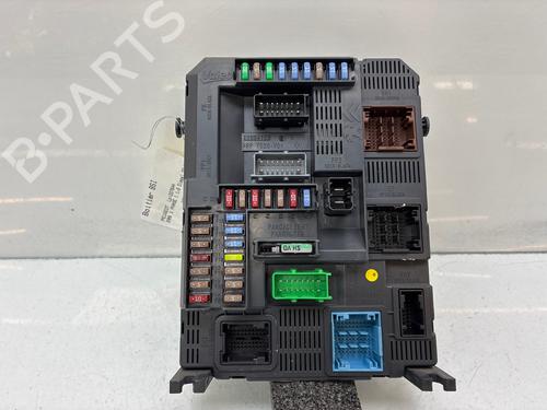Used Fuse box Fuse box 36761654 36761654