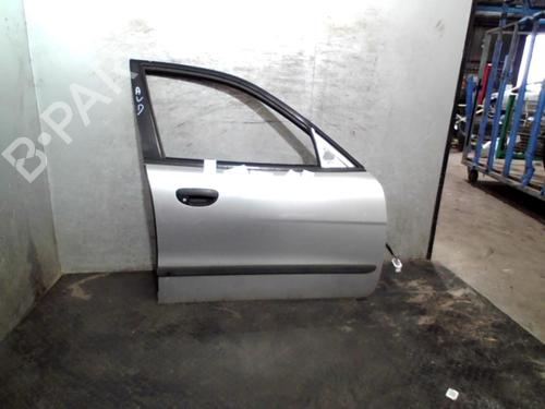 Used Right front door DAEWOO NUBIRA Wagon (J100) 1.6 16V (90 hp) 23768281