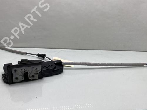 front-right-lock-mercedes-benz-b-class-sports-tourer-w247-2018-25700799 main image