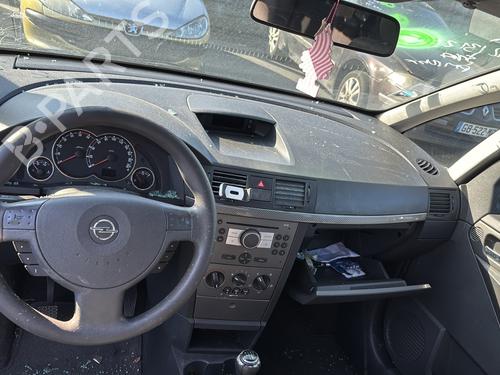 Front left quarter glass OPEL MERIVA A MPV (X03) 1.3 CDTI (E75) | BP31807330C111 