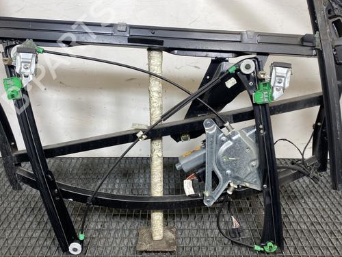 Used Front right window mechanism Front right window mechanism AUDI A4 B5 (8D2) 1.6 (100 hp) 25262026 25262026